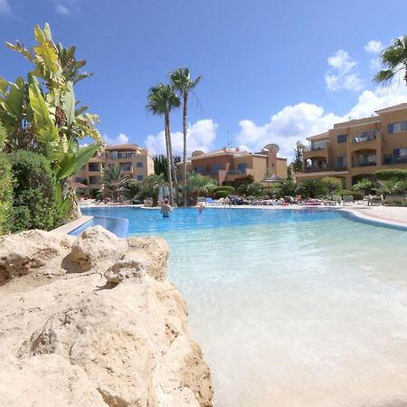 Limnaria Gardens Two Bedroom Apartment With Balcony Paphos Bagian luar foto
