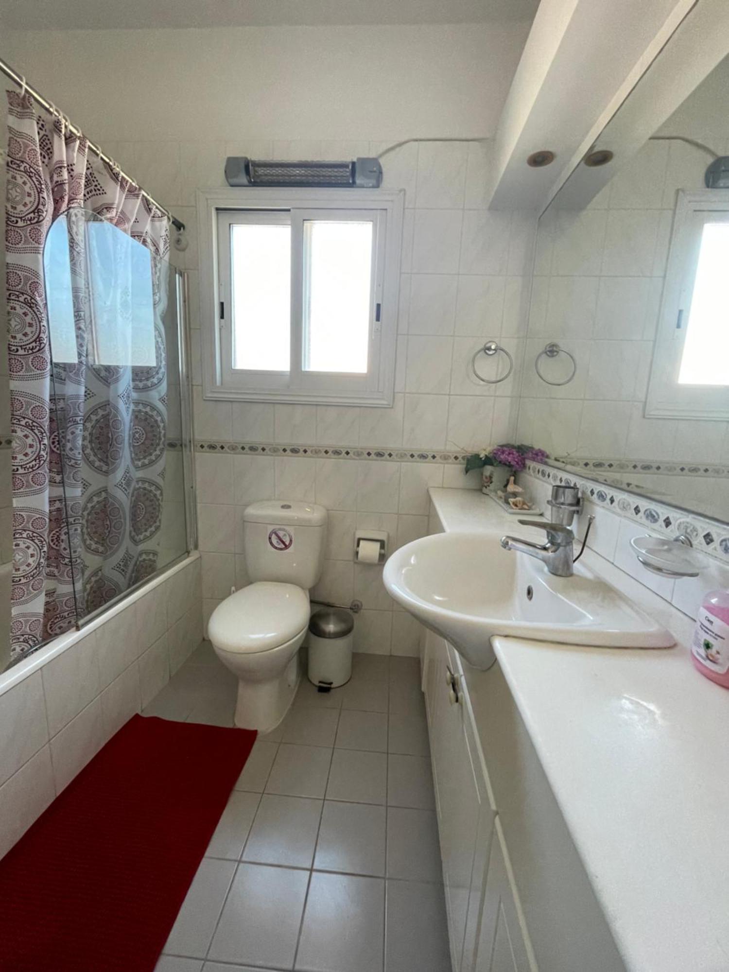 Limnaria Gardens Two Bedroom Apartment With Balcony Paphos Bagian luar foto